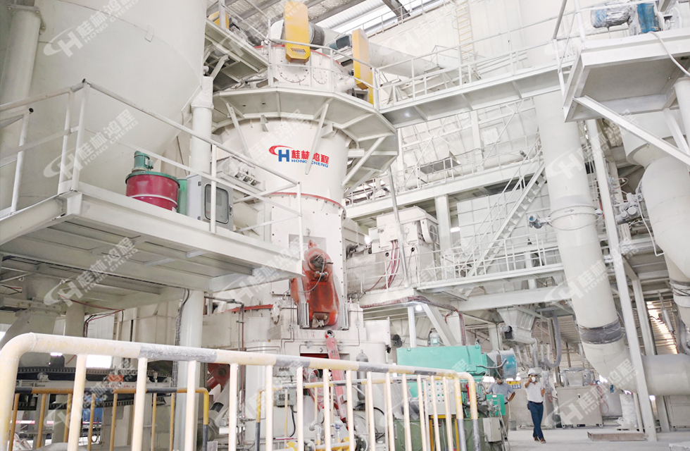 超細(xì)立式粉磨機(jī) 超細(xì)立式粉磨機(jī)